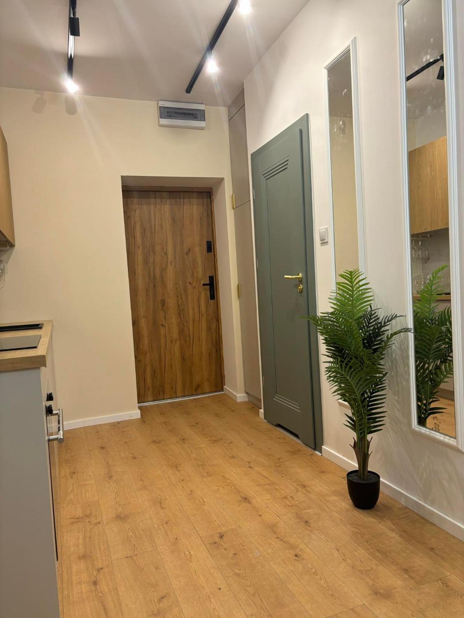 Apartament Pod Wieza 1 Валбжих Экстерьер фото